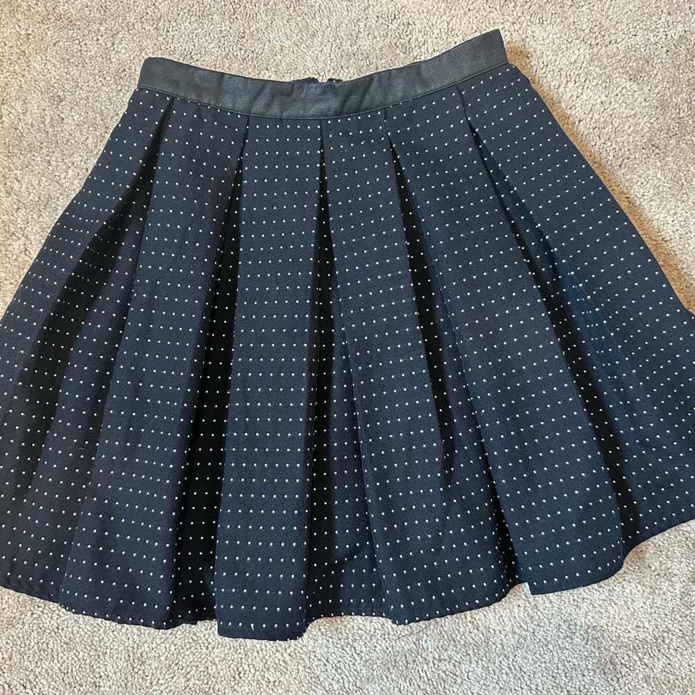 Like New UNIQLo Elegant Black Polka Dot Skirt